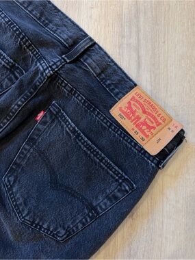 Dark Grey LEVI’s Men 501 denim jeans